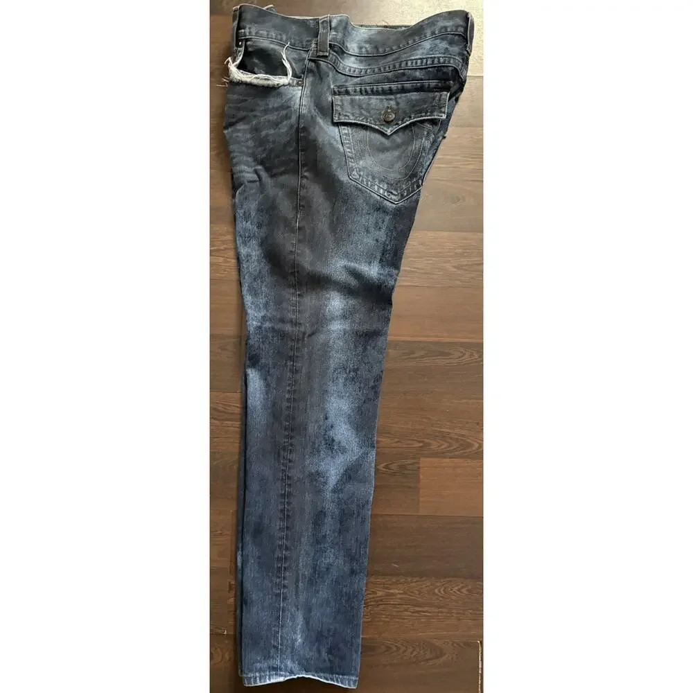 Rare Find True Religion Men's Geno Slim Fit Straight Jeans Sz 40x32 Cloud Wash